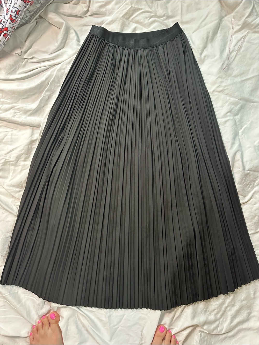 Women's Black Pleated Midi Skirt